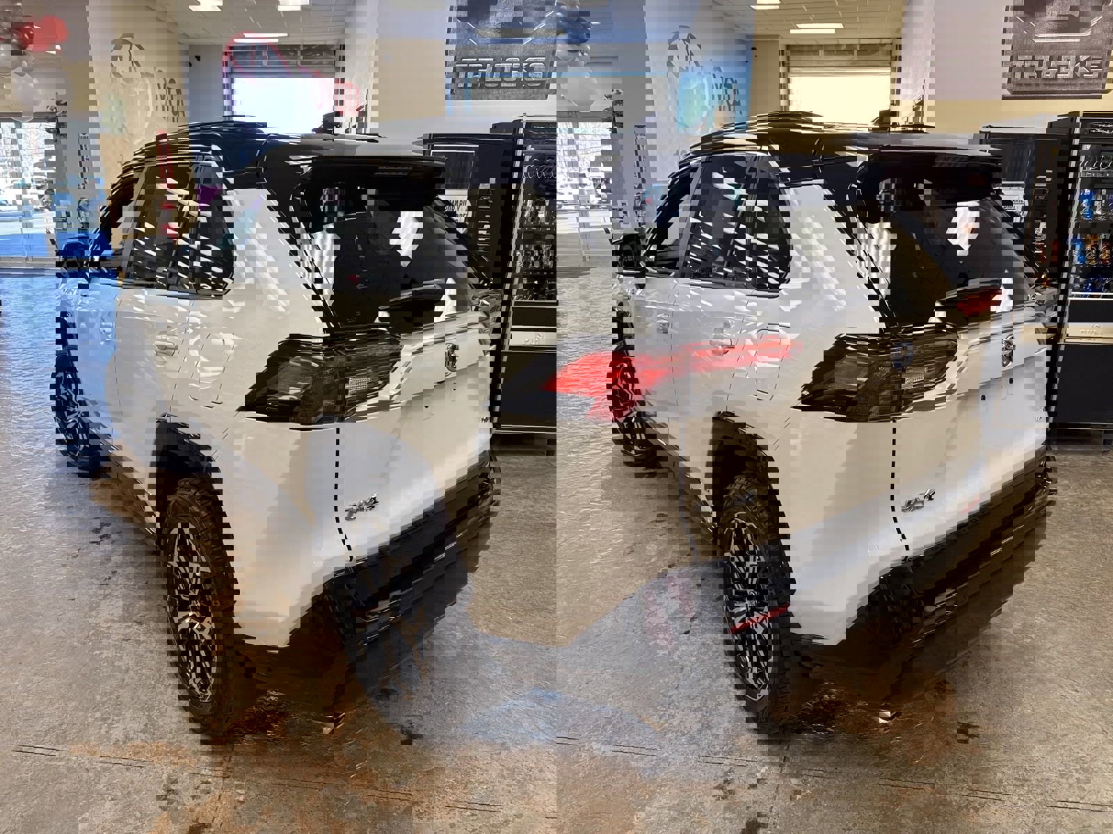 Used 2021 Toyota RAV4 XSE image 9