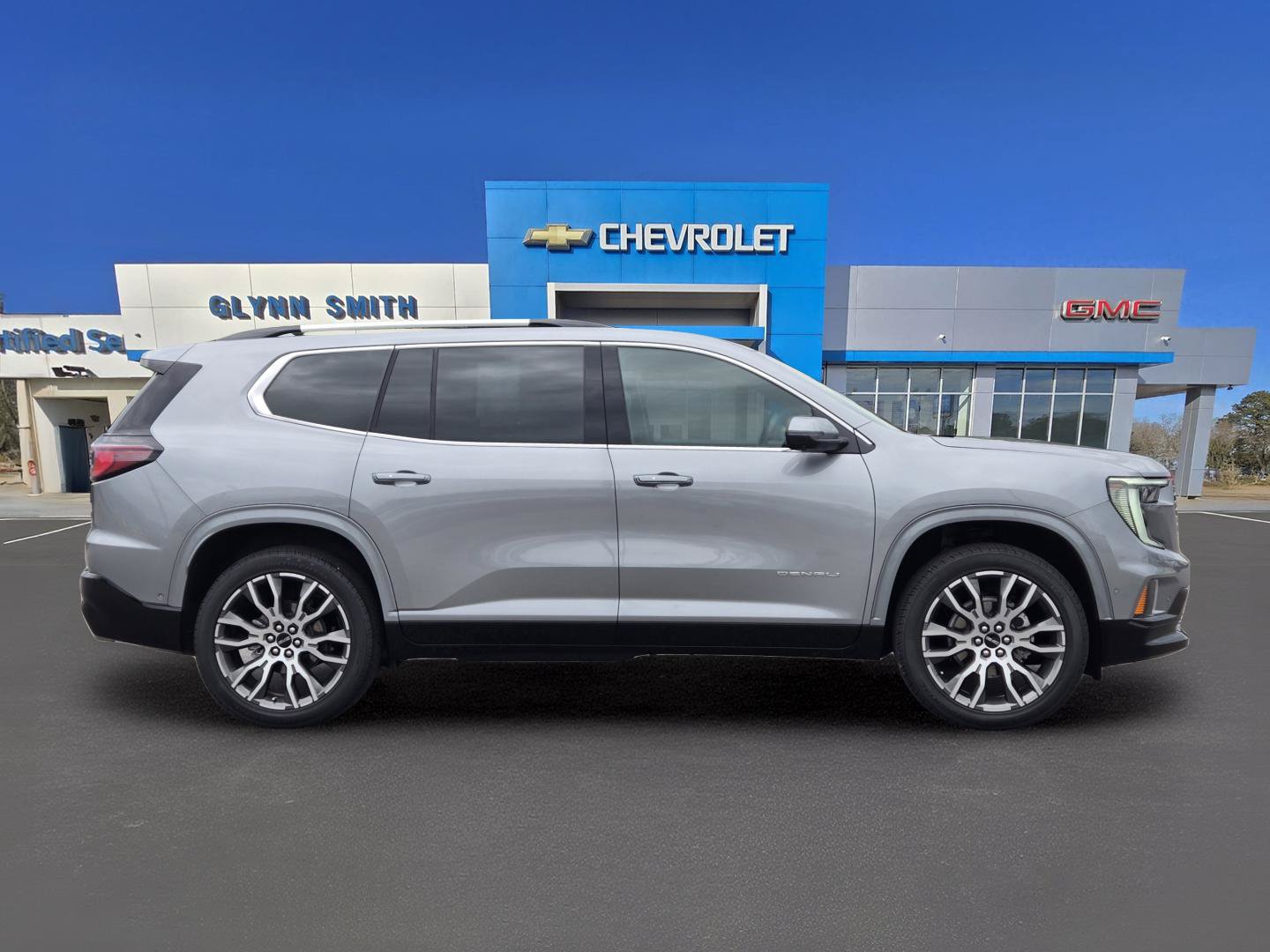 Used 2026 GMC Acadia Denali Ultimate FWD image 6