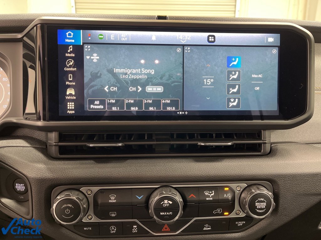 Used 2025 Jeep Gladiator Sport image 13