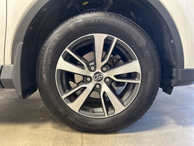 Used 2017 Toyota RAV4 XLE AWD/4WD image 11