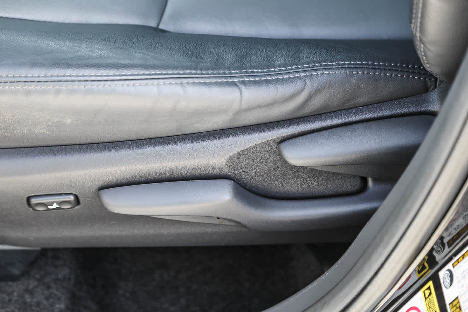 Used 2012 Toyota Prius V Five image 10