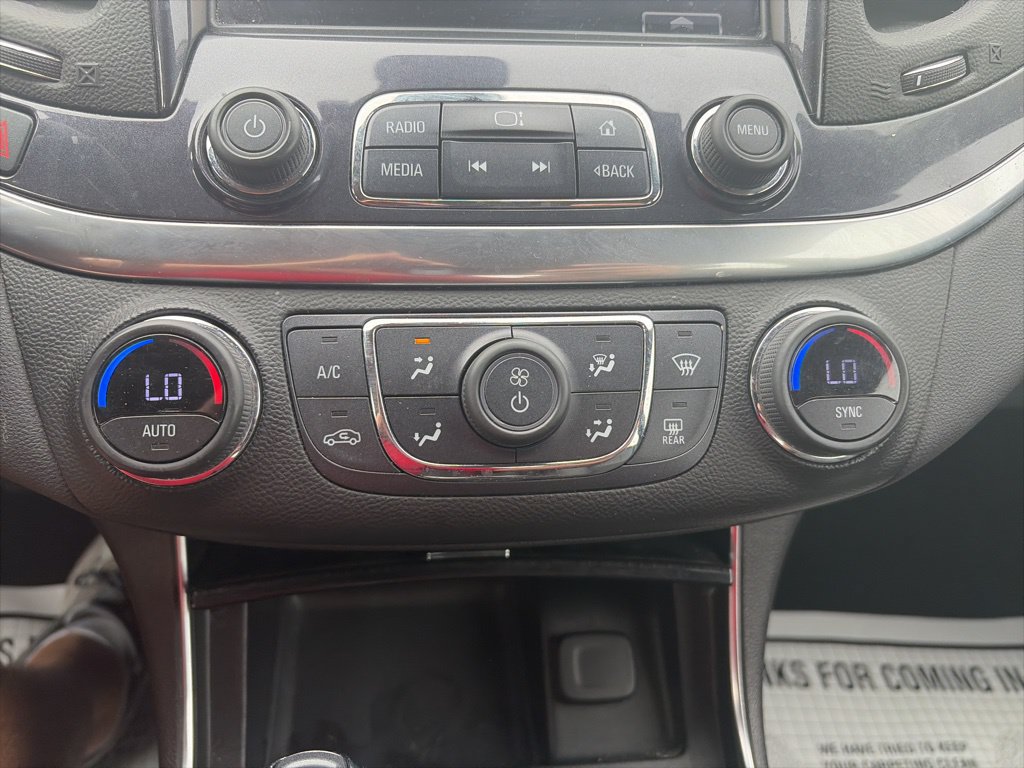 Used 2019 Chevrolet Impala LT FWD image 23