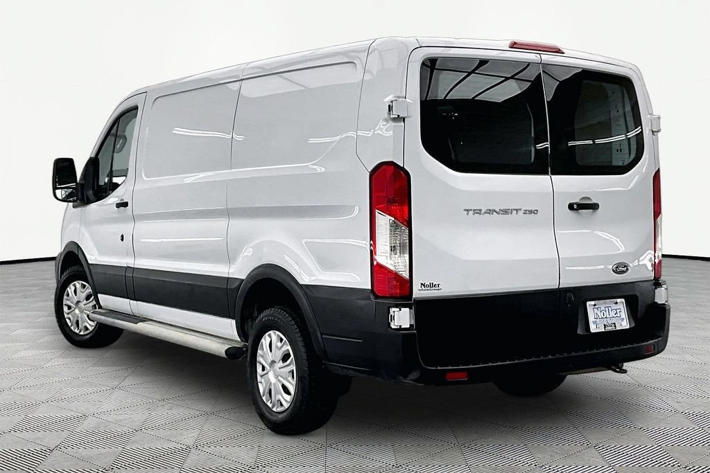 Used 2021 Ford Transit 250 Low Roof w/ Exterior Upgrade Package RWD image 12