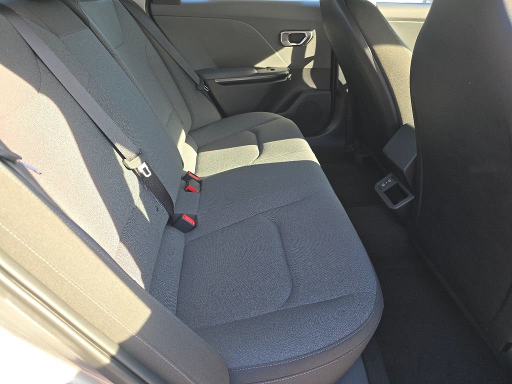 New 2025 Kia K4 LXS image 17
