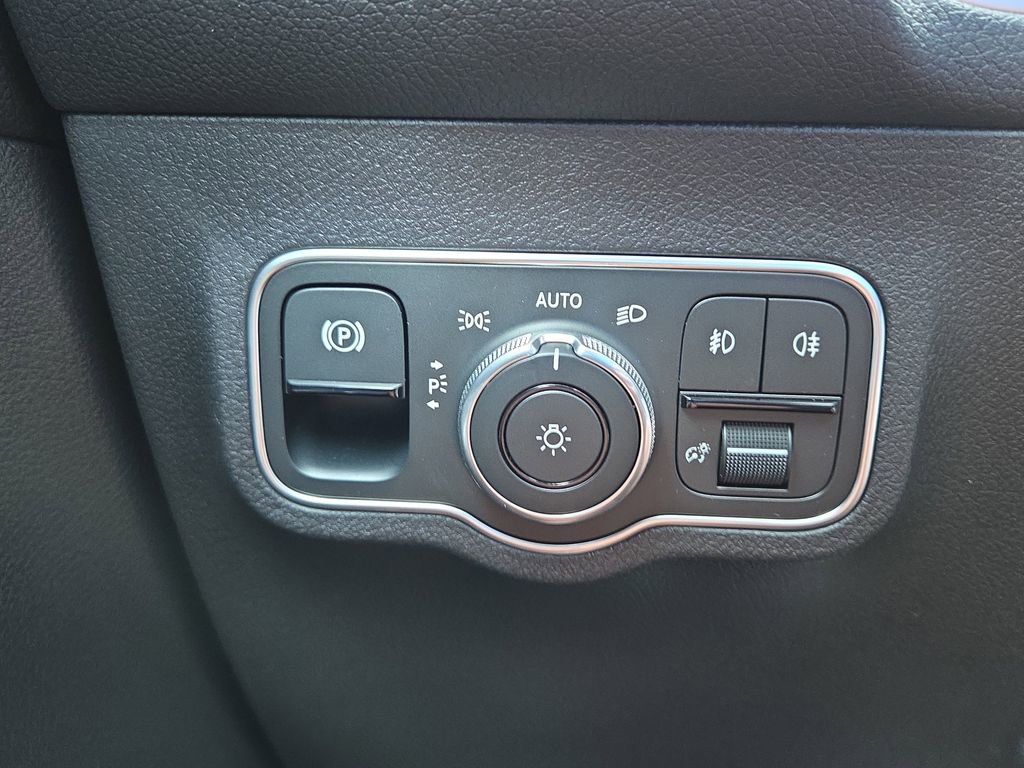 Certified 2026 Mercedes-Benz GLB 250 GLB 250 image 28