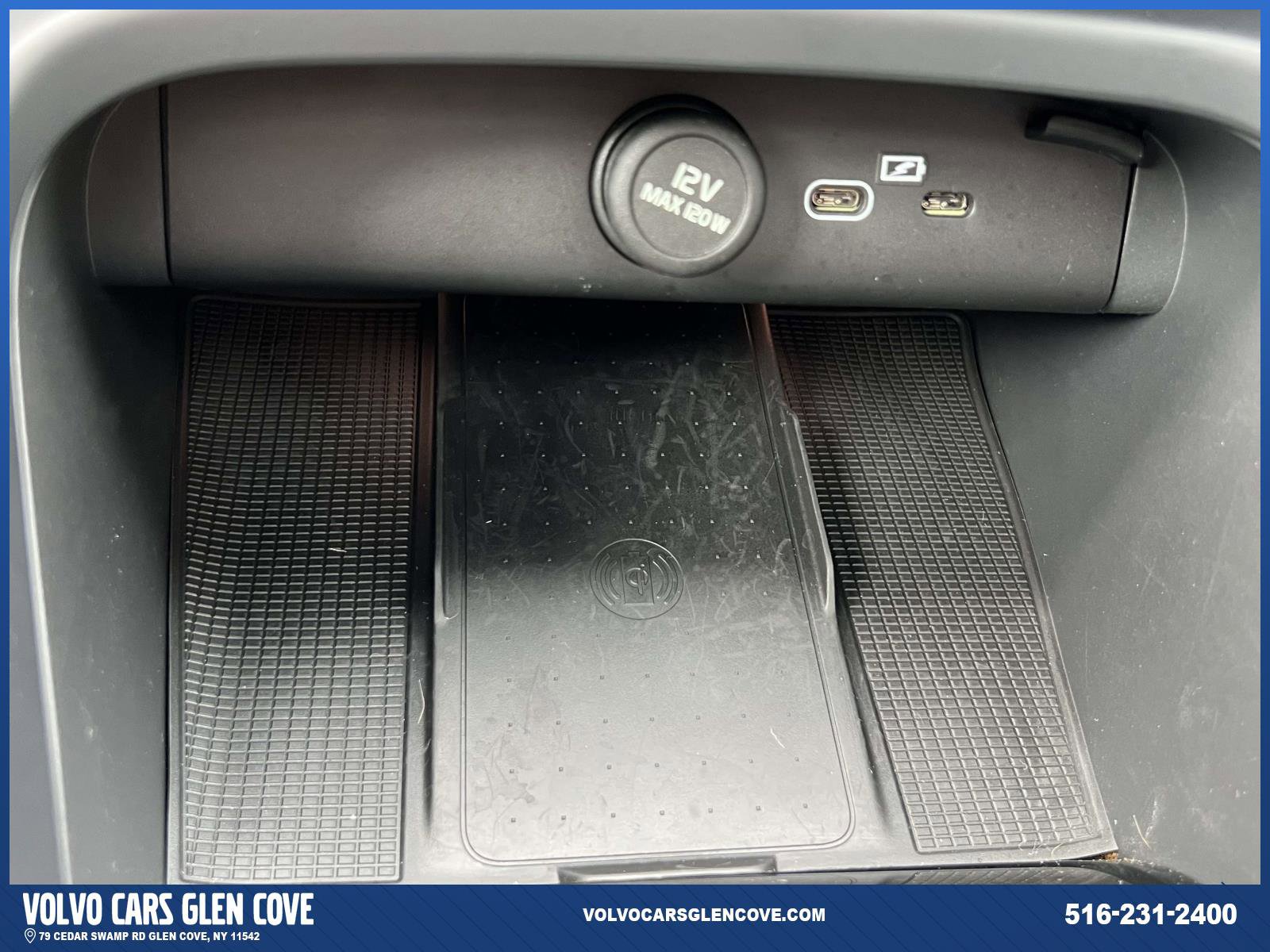 Certified 2025 Volvo XC40 B5 Ultra w/ Protection Package Premier image 31