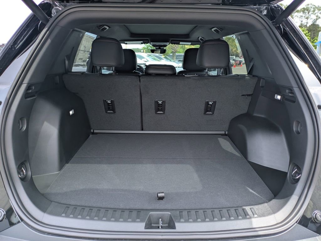 New 2026 Chevrolet Equinox RS w/ Safety and Technology Package FWD image 14