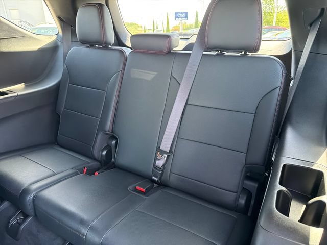 Used 2025 Chevrolet Traverse RS w/ LPO, Floor Liner Package FWD image 23