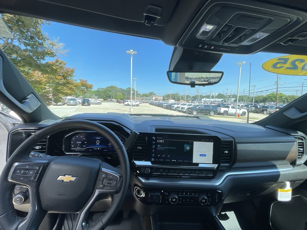 Certified 2025 Chevrolet Silverado 2500 High Country w/ High Country Premium Package AWD/4WD image 11