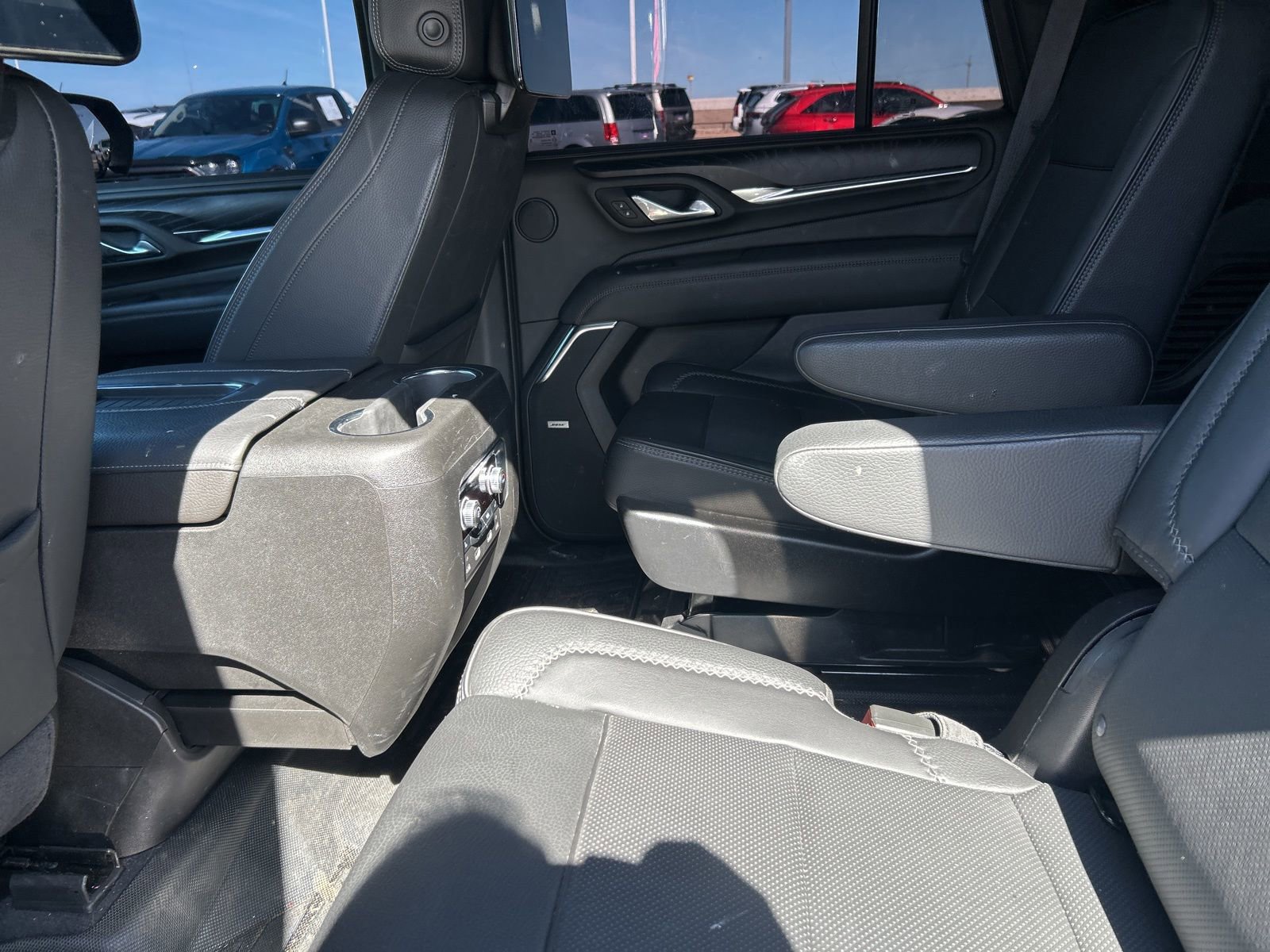 Used 2024 GMC Yukon Denali w/ Advanced Technology Package image 12