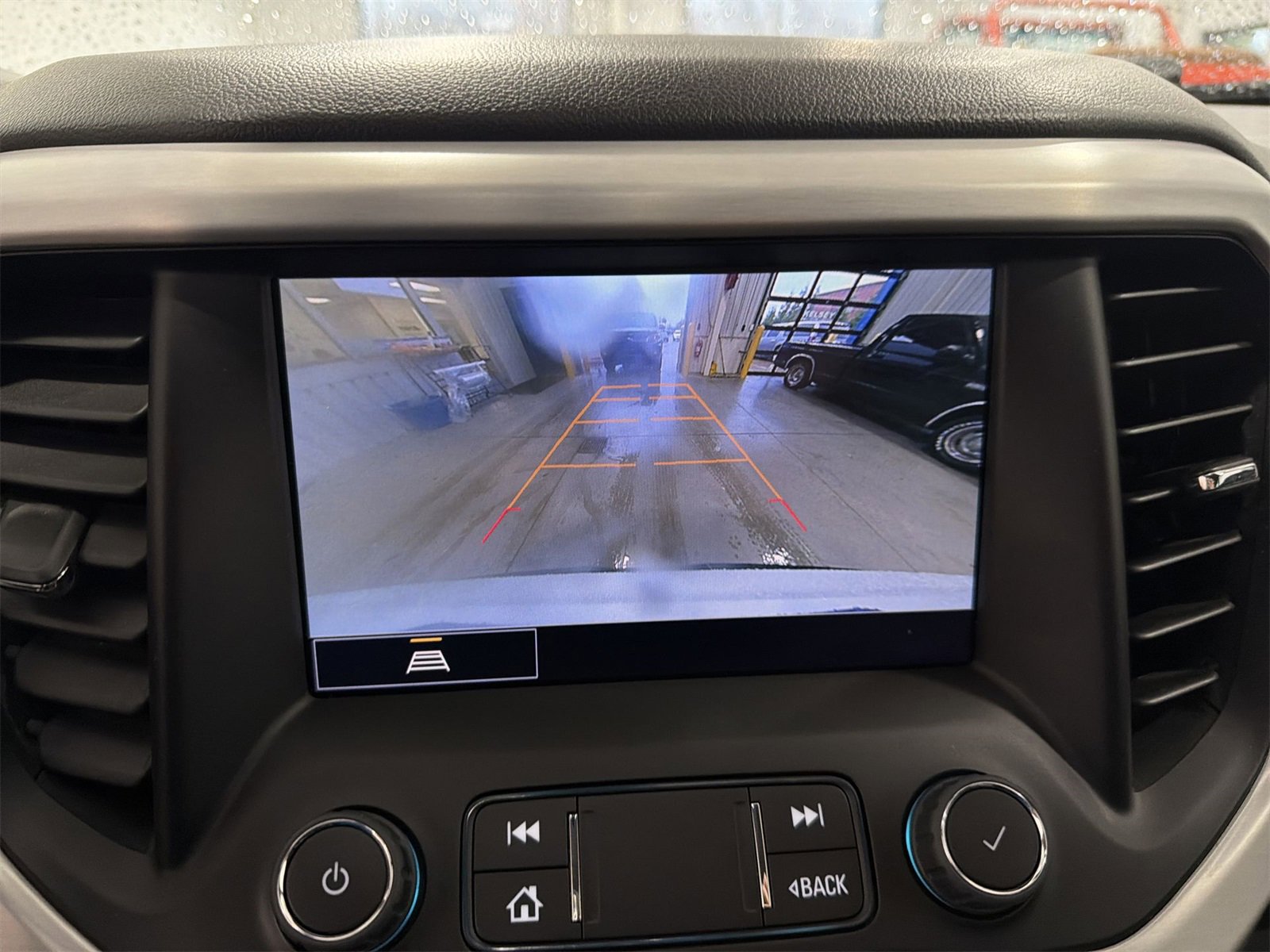 Used 2023 GMC Acadia SLT image 15