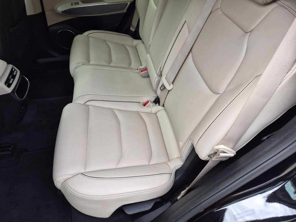 Used 2024 Genesis GV70 2.5T w/ Advanced Package AWD/4WD image 25