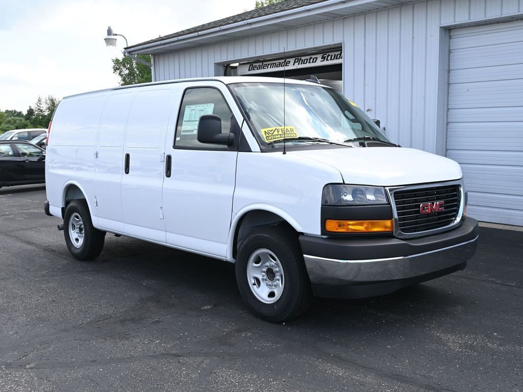 New 2025 GMC Savana 2500 w/ Driver Convenience Package RWD image 2