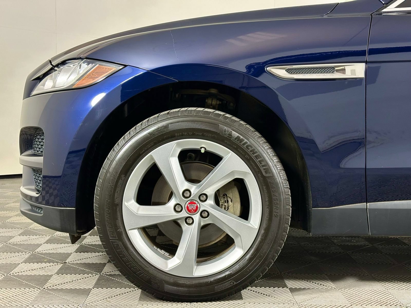 Used 2020 Jaguar F-PACE Premium AWD/4WD image 9