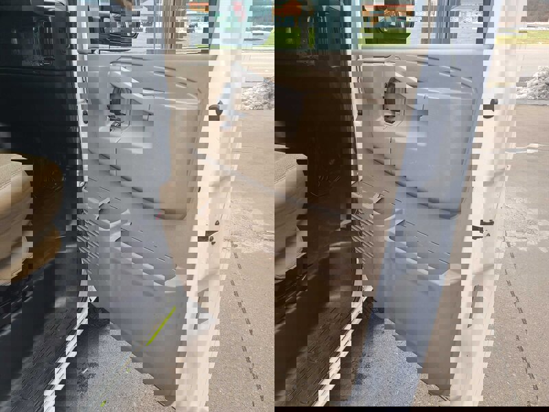 Used 2017 GMC Savana 2500 2500 3DR EXTENDED CARGO VAN/V8 image 11