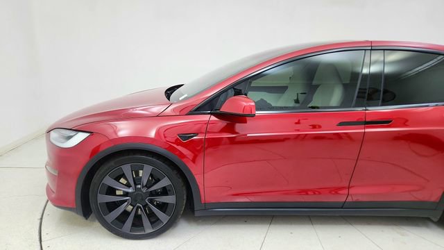 Used 2022 Tesla Model X Plaid image 4
