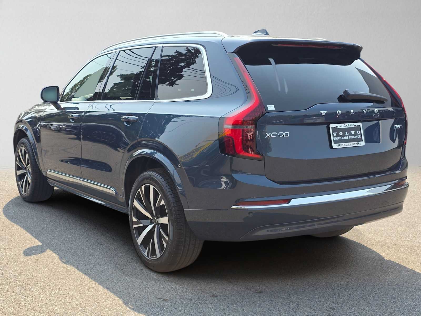 New 2026 Volvo XC90 B5 Core AWD/4WD image 5
