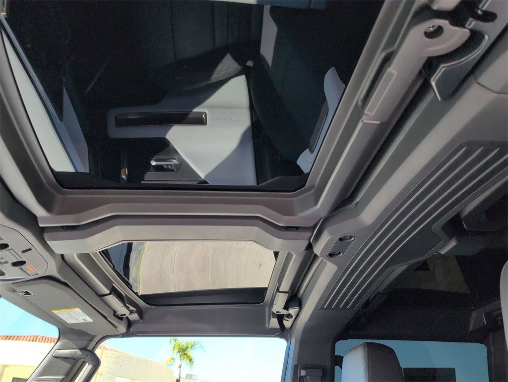 Certified 2025 GMC Hummer EV 2X image 18