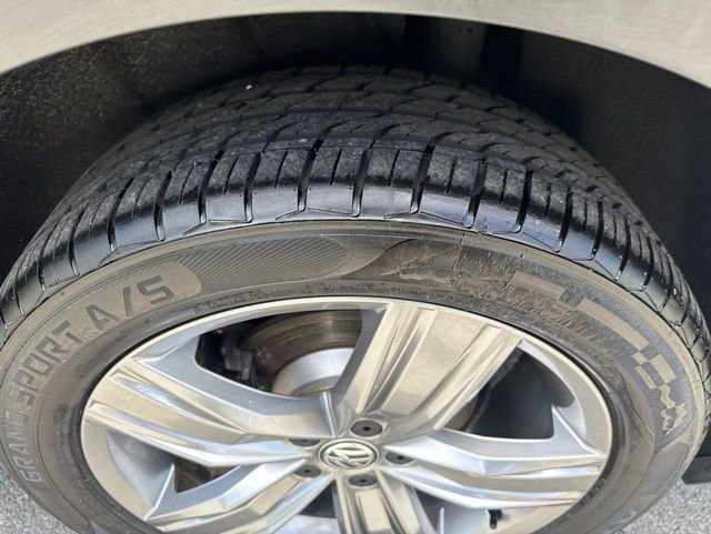 Used 2019 Volkswagen Tiguan SEL Premium AWD/4WD image 11