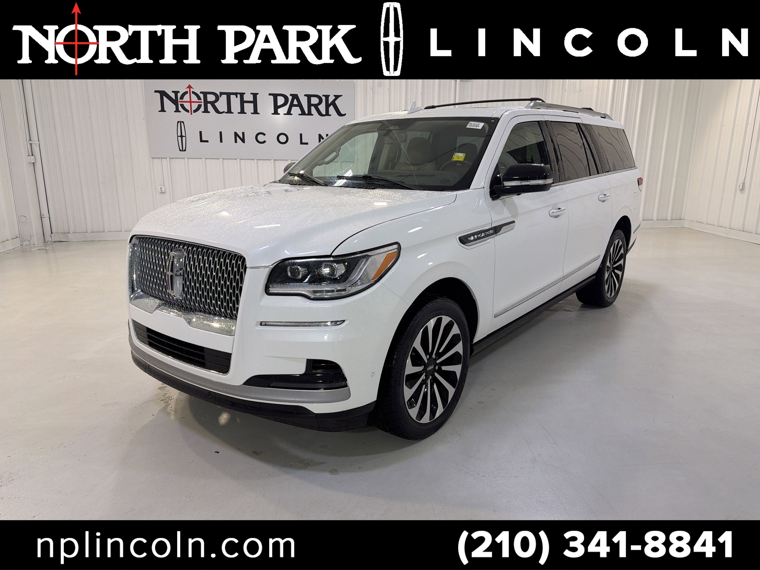 Used 2023 Lincoln Navigator L Reserve AWD/4WD image 1