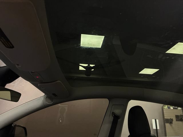 Used 2024 Tesla Model Y Long Range RWD image 24