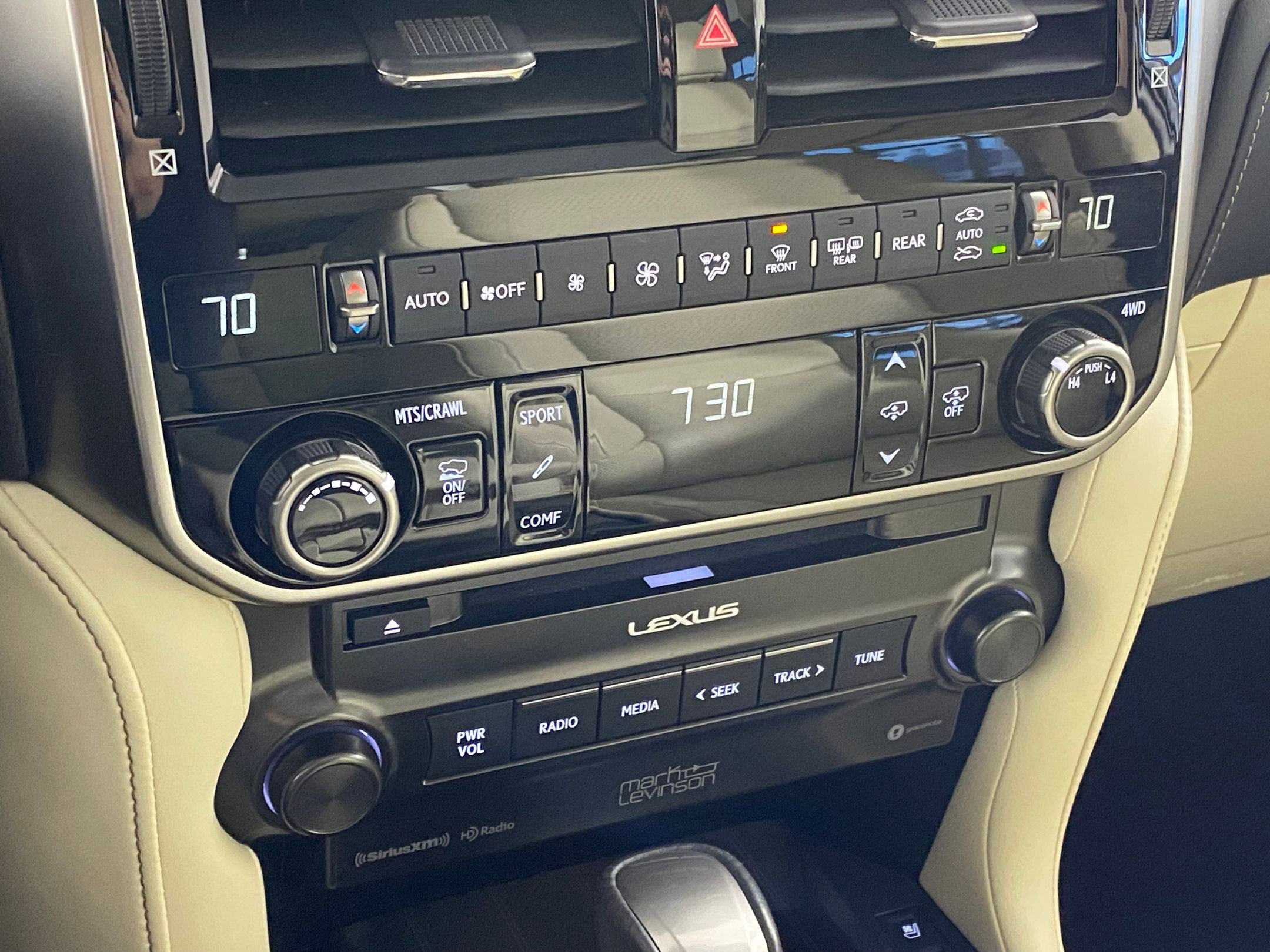 Used 2023 Lexus GX 460 Luxury w/ Off Road Package image 29