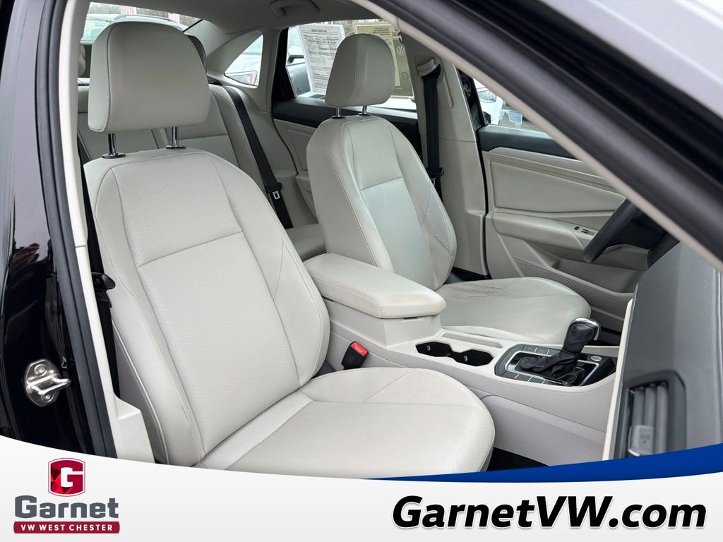 Used 2020 Volkswagen Jetta SE w/ SE Cold Weather Package image 41