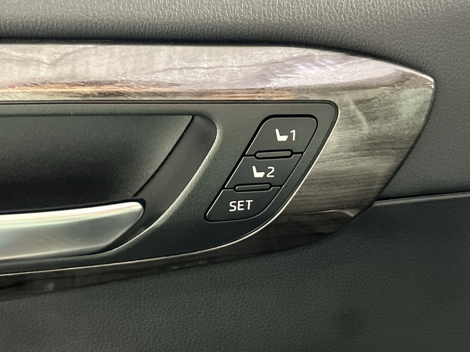 Used 2023 Toyota Highlander Platinum image 33