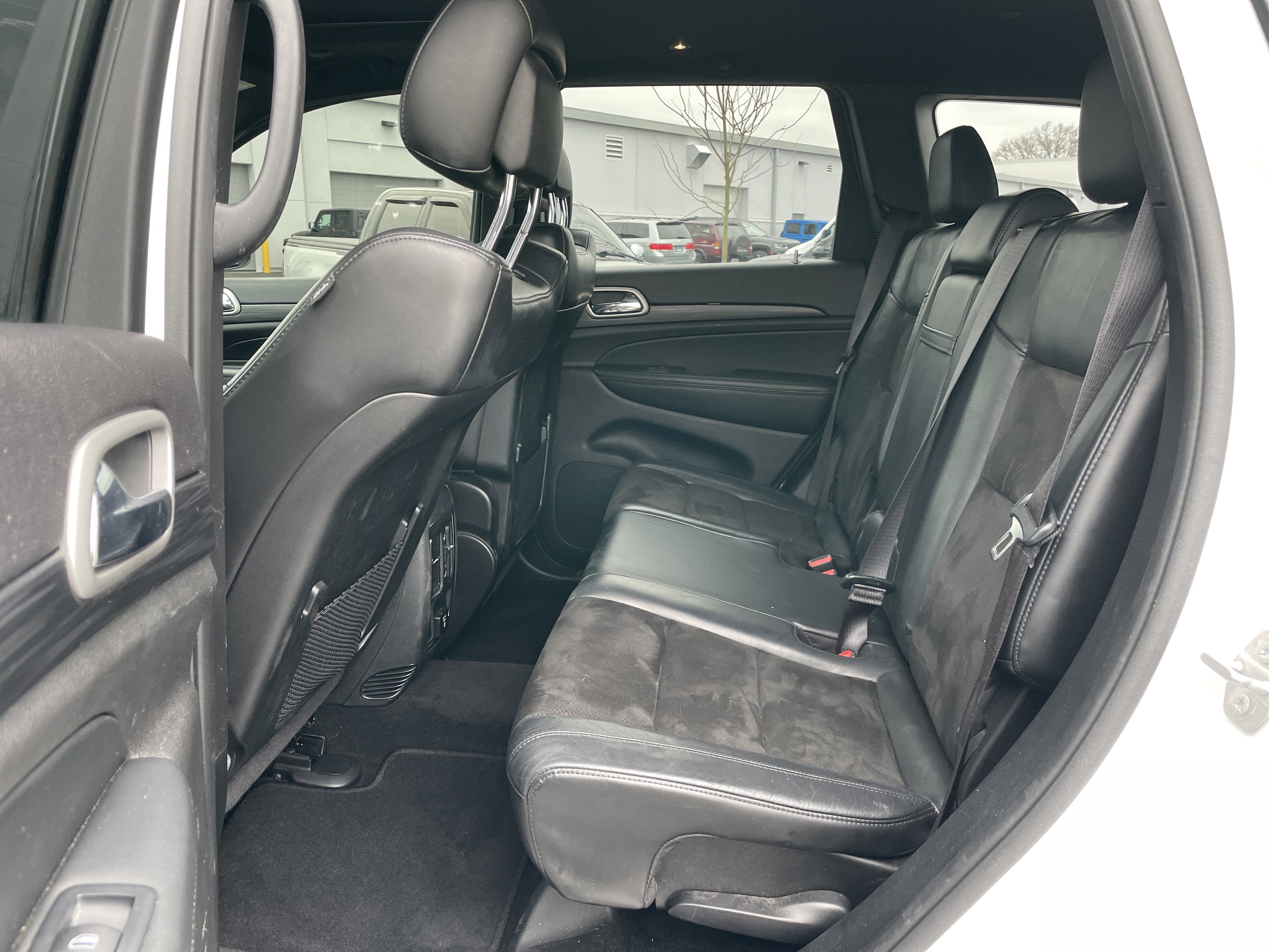 Used 2020 Jeep Grand Cherokee Altitude image 32