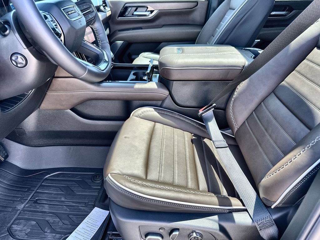 New 2026 GMC Yukon XL Denali Ultimate w/ LPO, Floor Liner Package AWD/4WD image 24