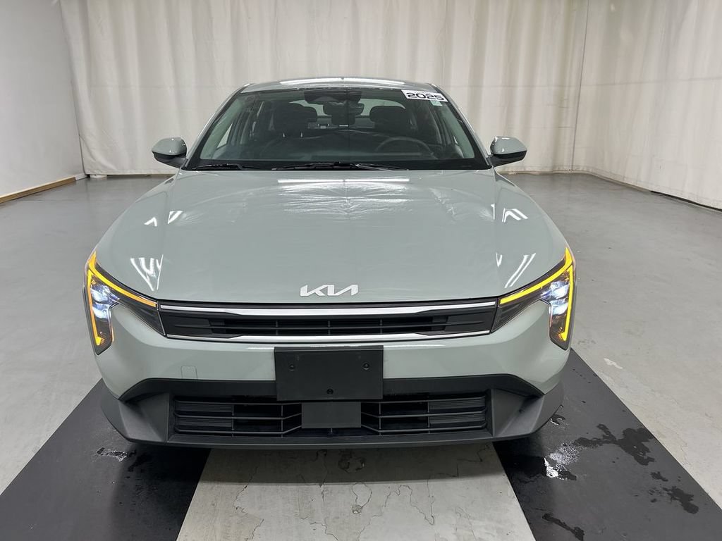 Used 2025 Kia K4 FWD image 3