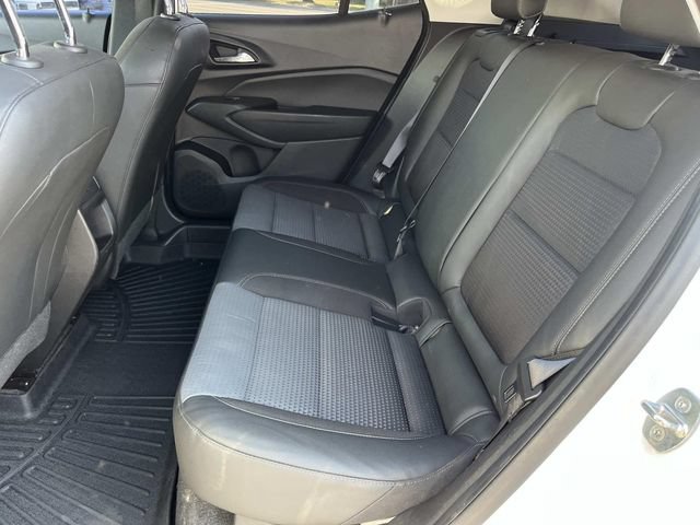 Used 2024 Chevrolet Trax LT w/ Driver Confidence Package FWD image 18