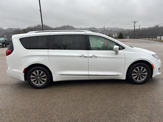 Used 2020 Chrysler Pacifica Touring-L Plus w/ Advanced Safetytec Group FWD image 5