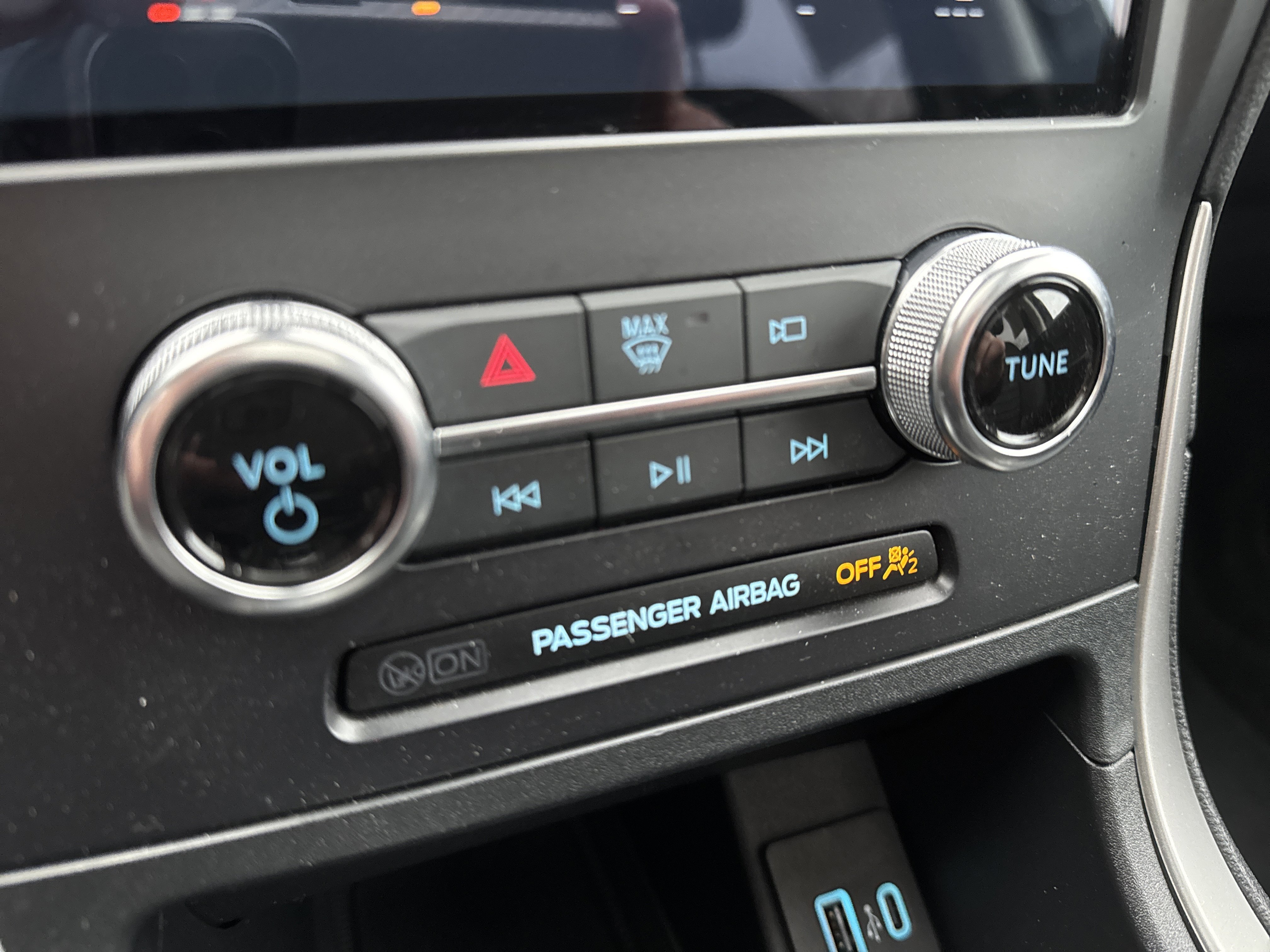 Used 2024 Ford Edge SEL w/ Convenience Package image 18