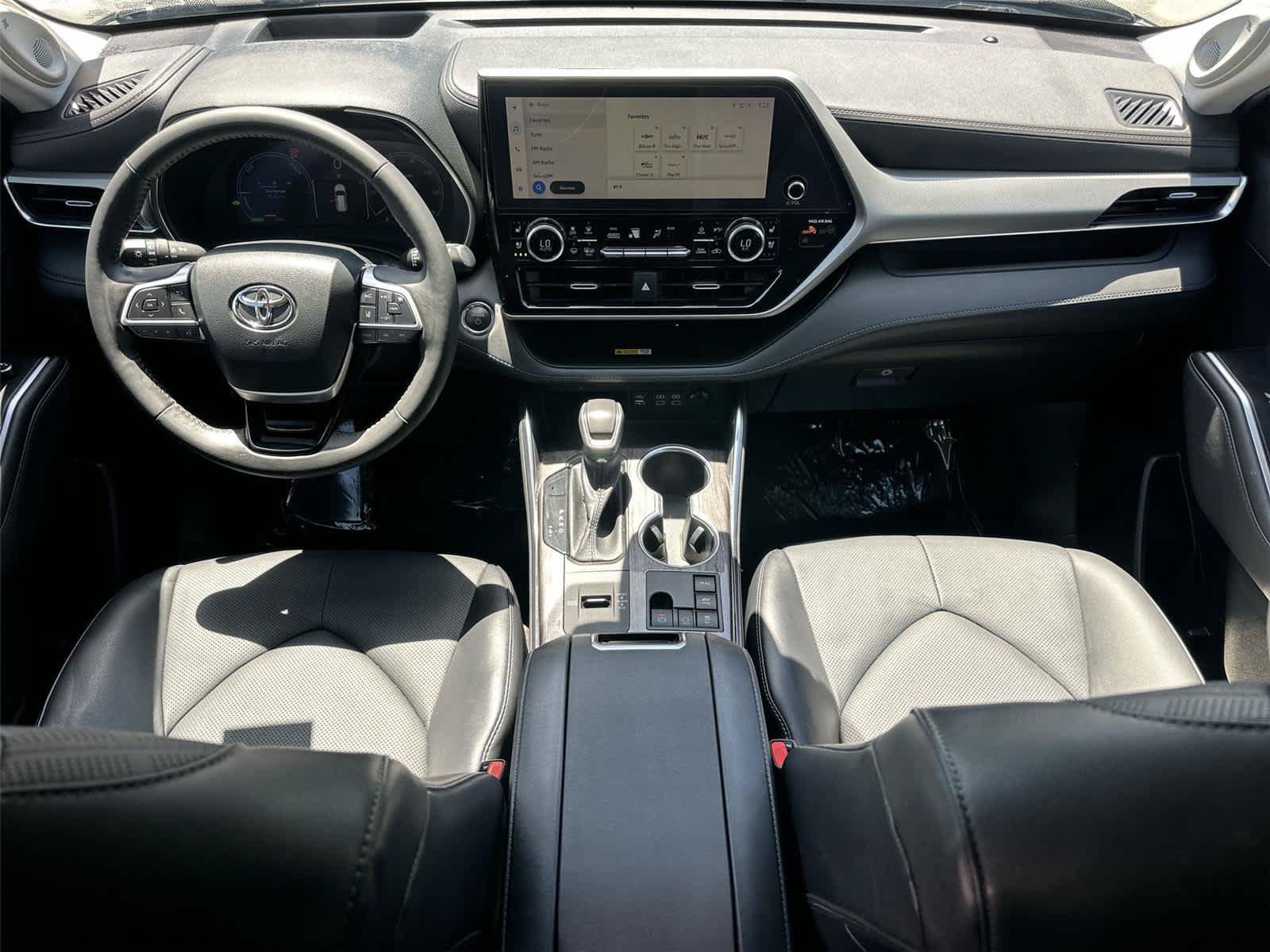 Used 2023 Toyota Highlander Platinum AWD/4WD image 11
