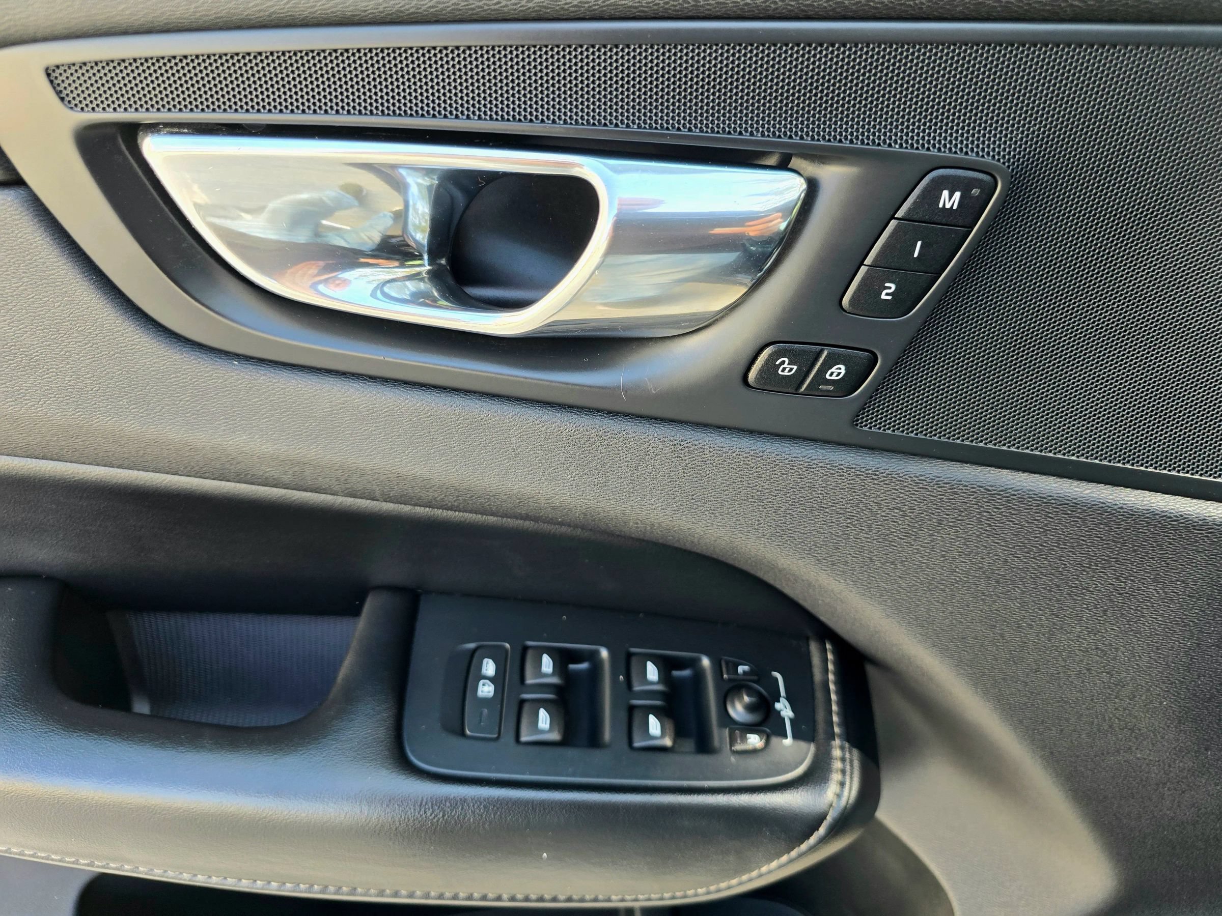 Used 2018 Volvo XC60 T6 Inscription w/ Luxury Seat Package AWD/4WD image 20
