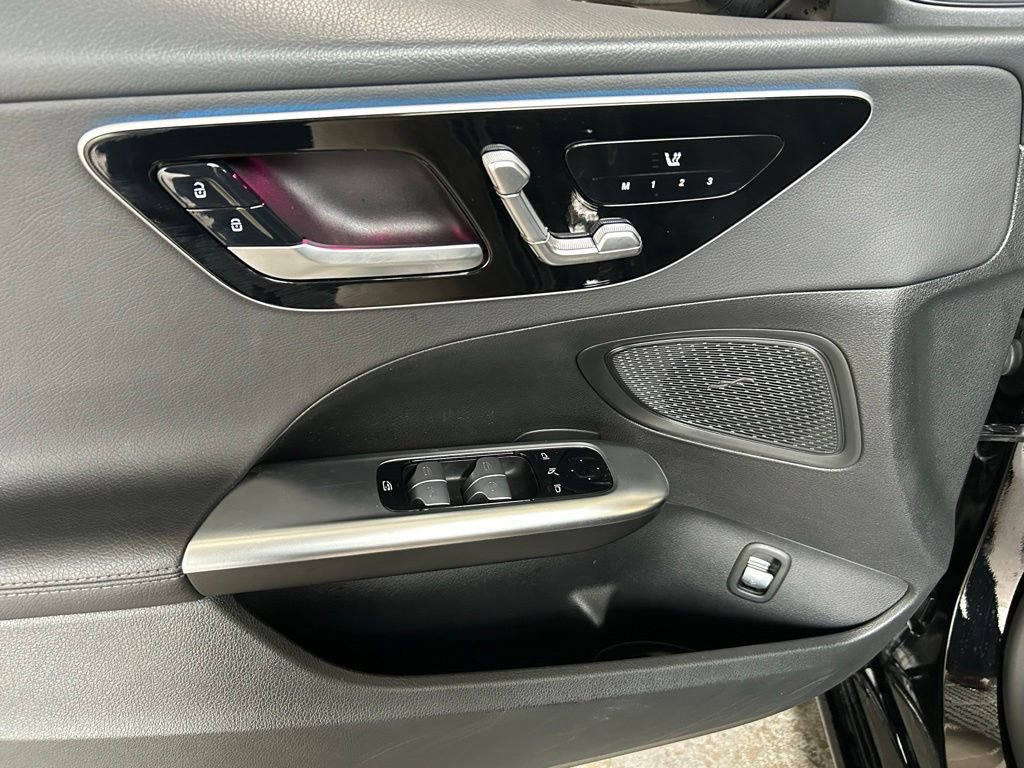 Used 2025 Mercedes-Benz C 300 4MATIC Sedan image 16