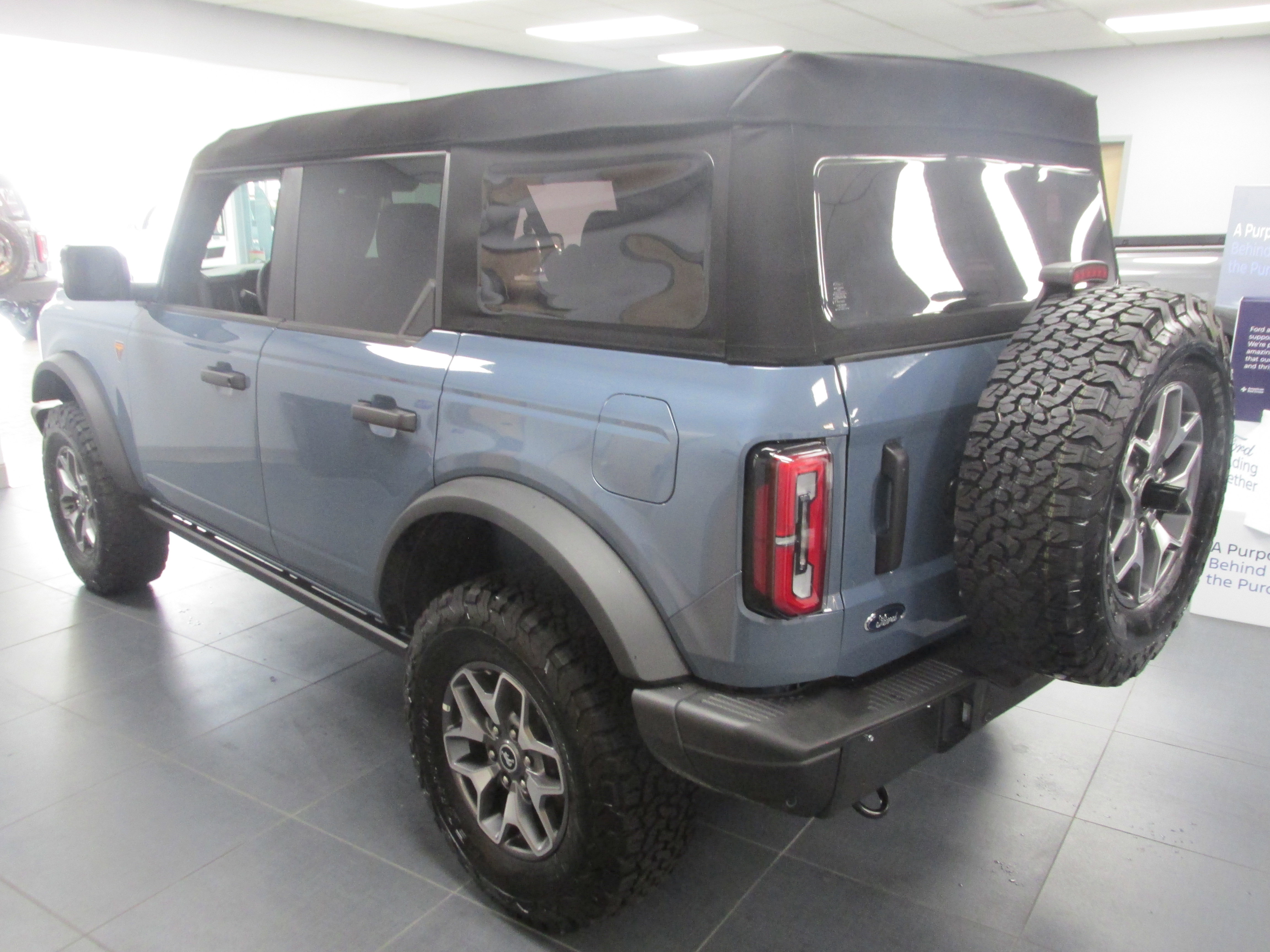 New 2025 Ford Bronco Badlands image 6