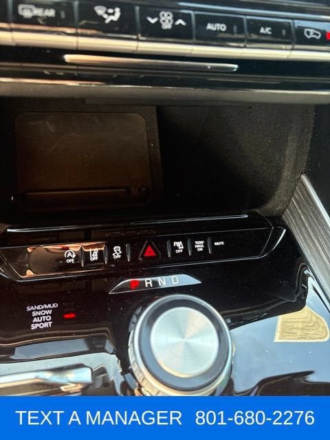 Used 2023 Jeep Wagoneer Series II w/ Mopar Step-Up Package AWD/4WD image 16