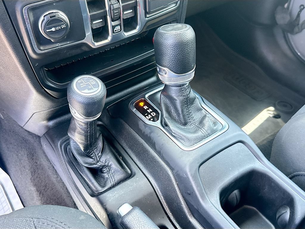 Used 2023 Jeep Wrangler Unlimited AWD/4WD image 18