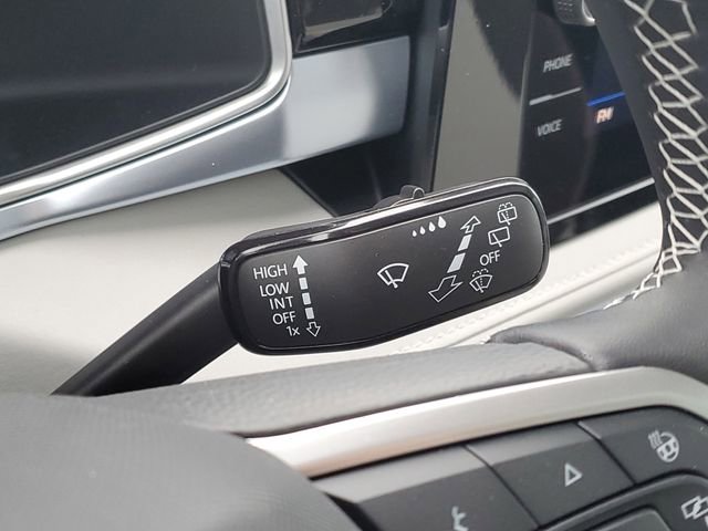 New 2026 Volkswagen Taos SE image 19