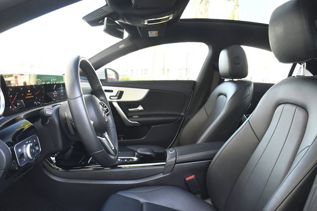 Used 2023 Mercedes-Benz CLA 250 image 21