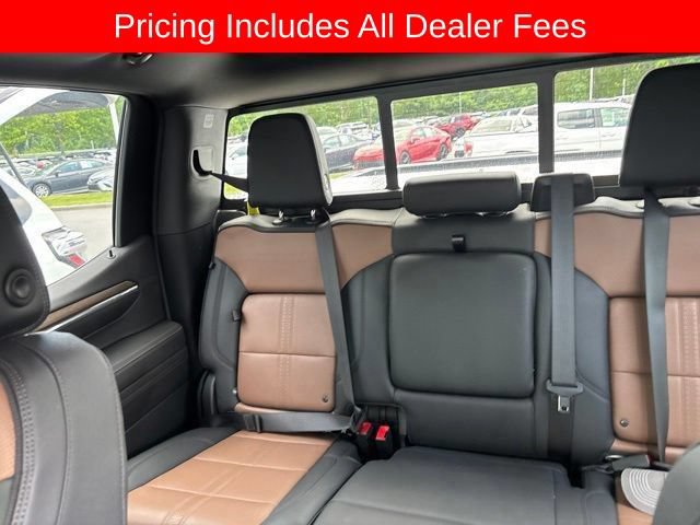 Used 2023 Chevrolet Silverado 1500 High Country w/ High Country Premium Package AWD/4WD image 7