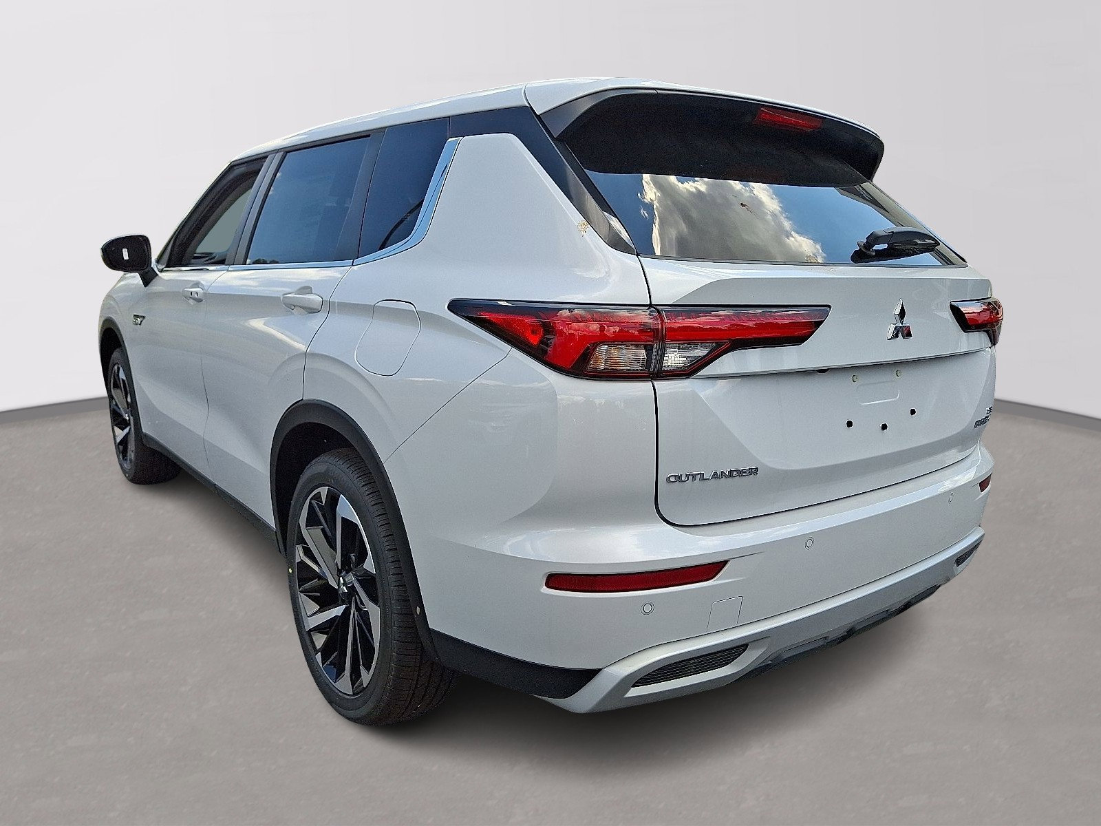New 2025 Mitsubishi Outlander SE image 5