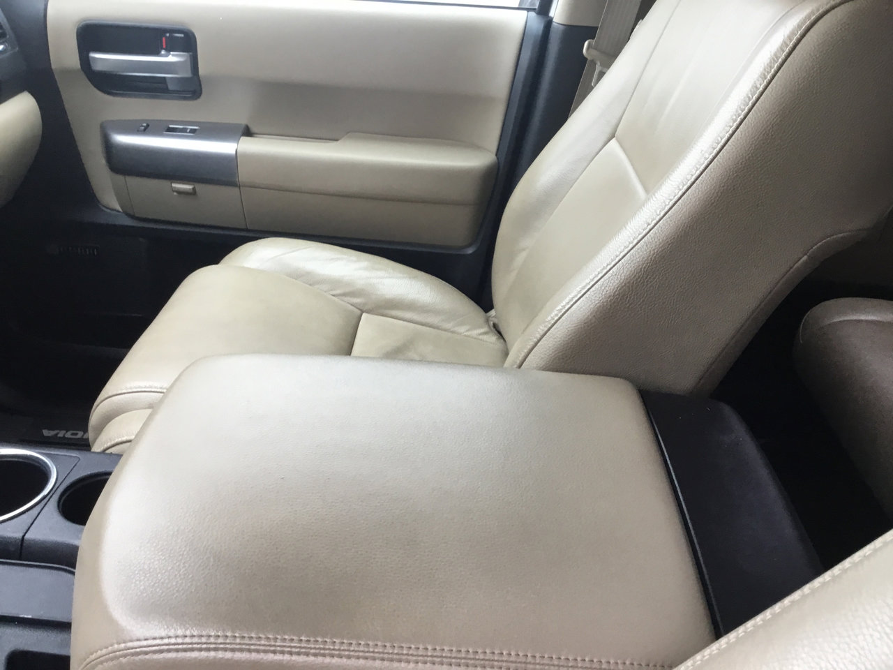 Used 2019 Toyota Sequoia Limited w/ Safety & Convenience Package image 17