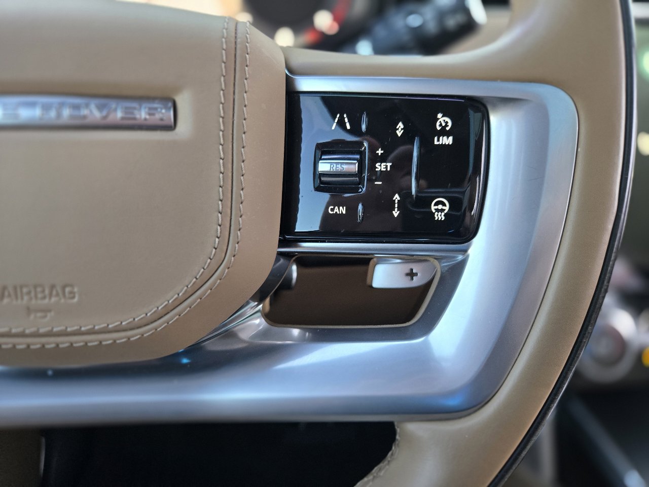 Used 2023 Land Rover Range Rover SE image 27