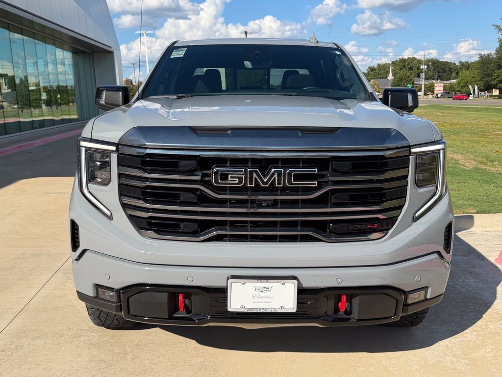 Used 2024 GMC Sierra 1500 AT4 w/ Technology Package AWD/4WD image 10