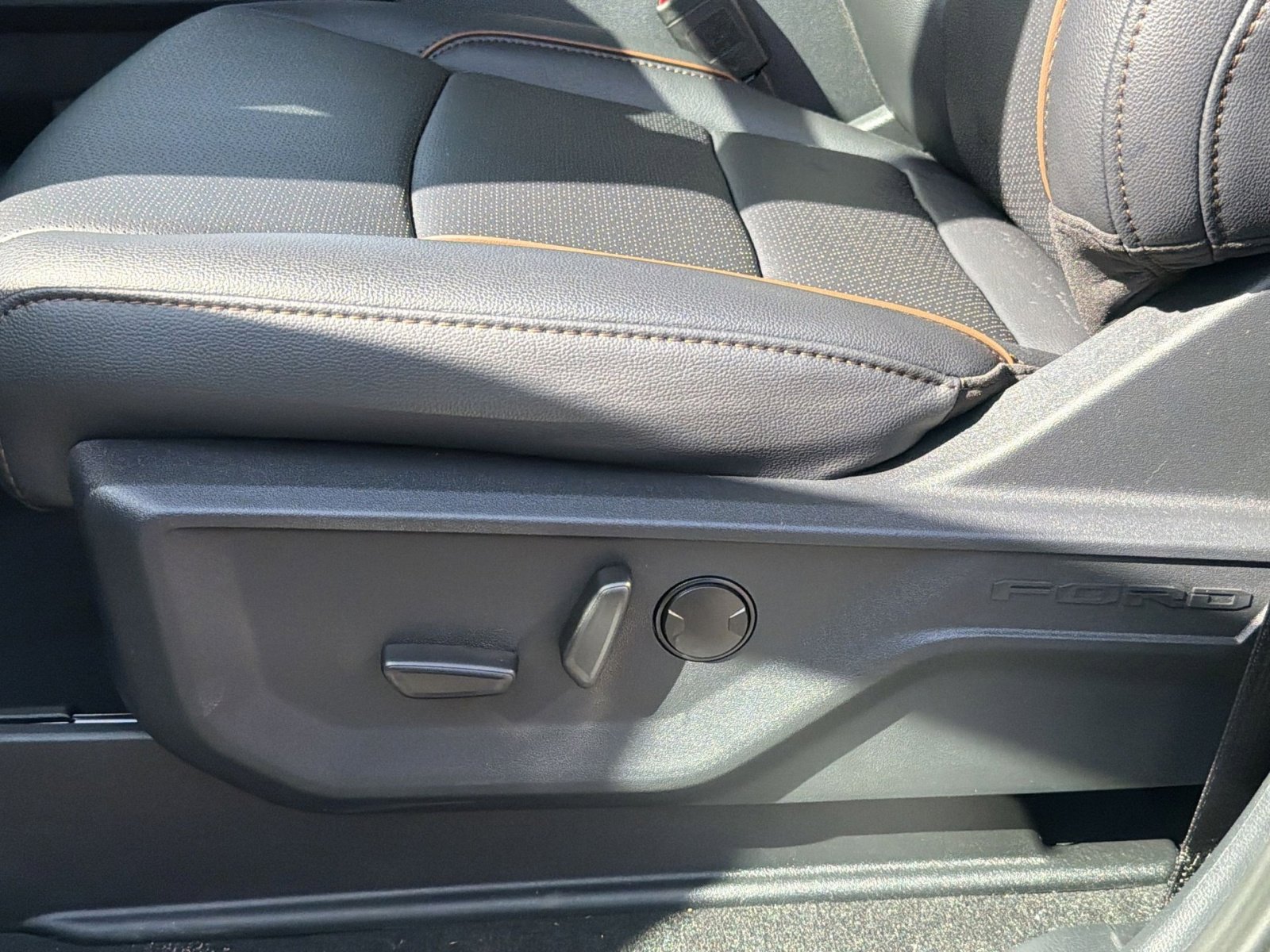 New 2026 Ford F250 Lariat w/ FX4 Off-Road Package image 28