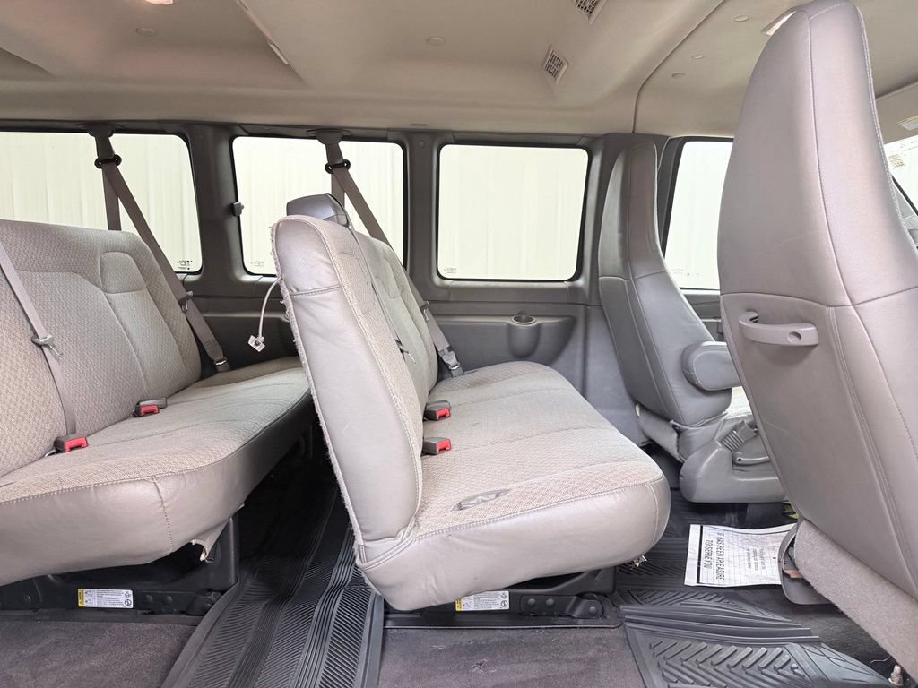 Used 2020 Chevrolet Express 3500 LT w/ LT Preferred Equipment Group RWD image 17