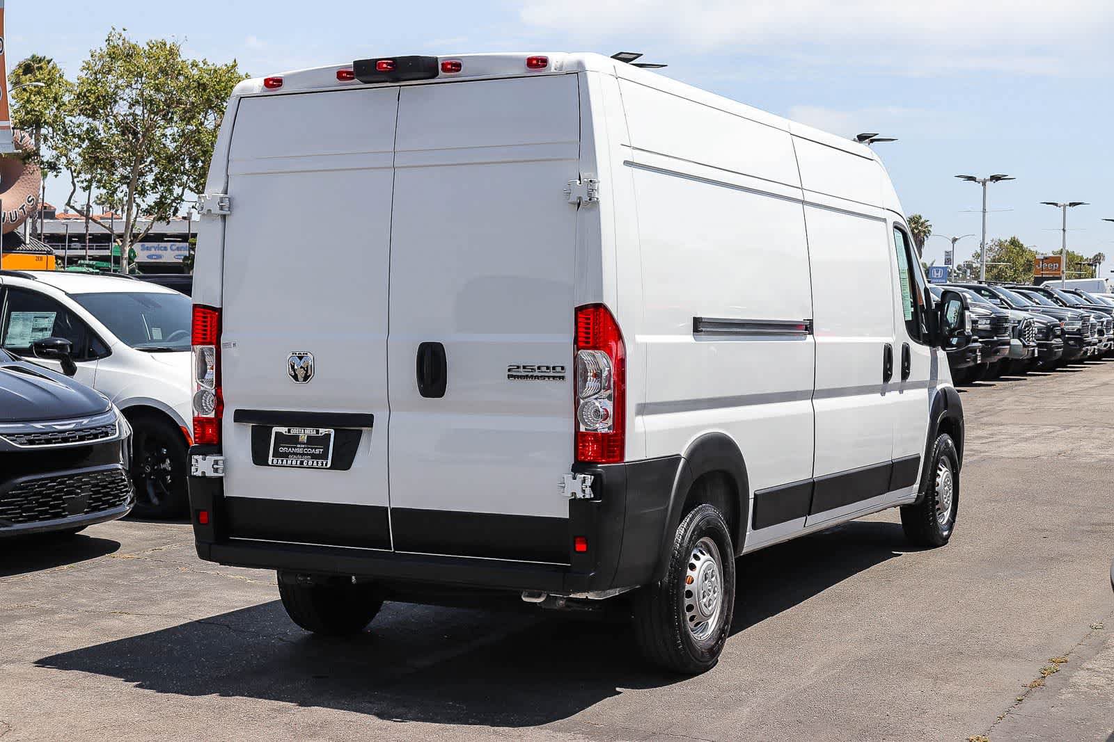 Used 2024 RAM ProMaster 2500 w/ Convenience Group FWD image 4
